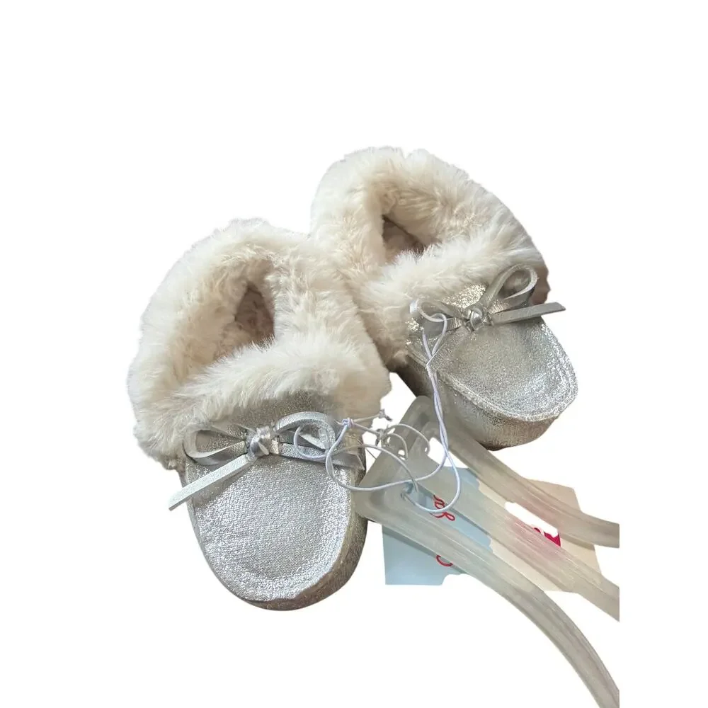 Cat & Jack Girls Silver Medora Slipper shoe size 5 NWT